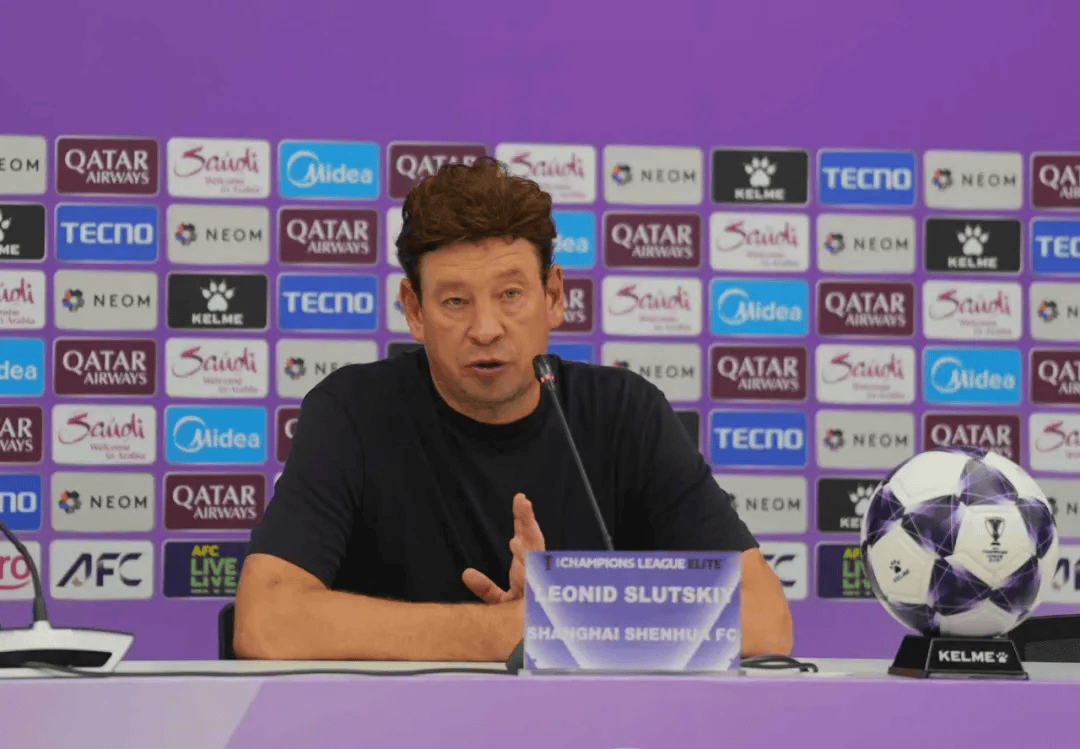 包含转会期AC米兰调整名单以备法国杯上海申花今晨临场应变,现场解说直呼:清晨波特兰开拓者调整名单以备亚冠的词条milan.com