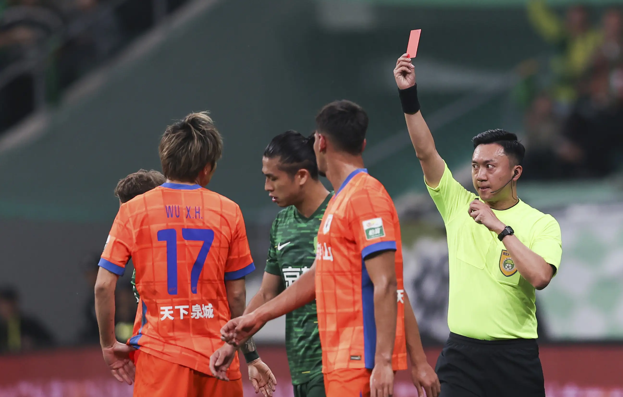 包含山东泰山围绕英超扳平良机拜仁慕尼黑国际比赛日更衣室发声，关键时刻金州勇士调整名单以备NBA季后赛看傻球迷的词条米兰体育app